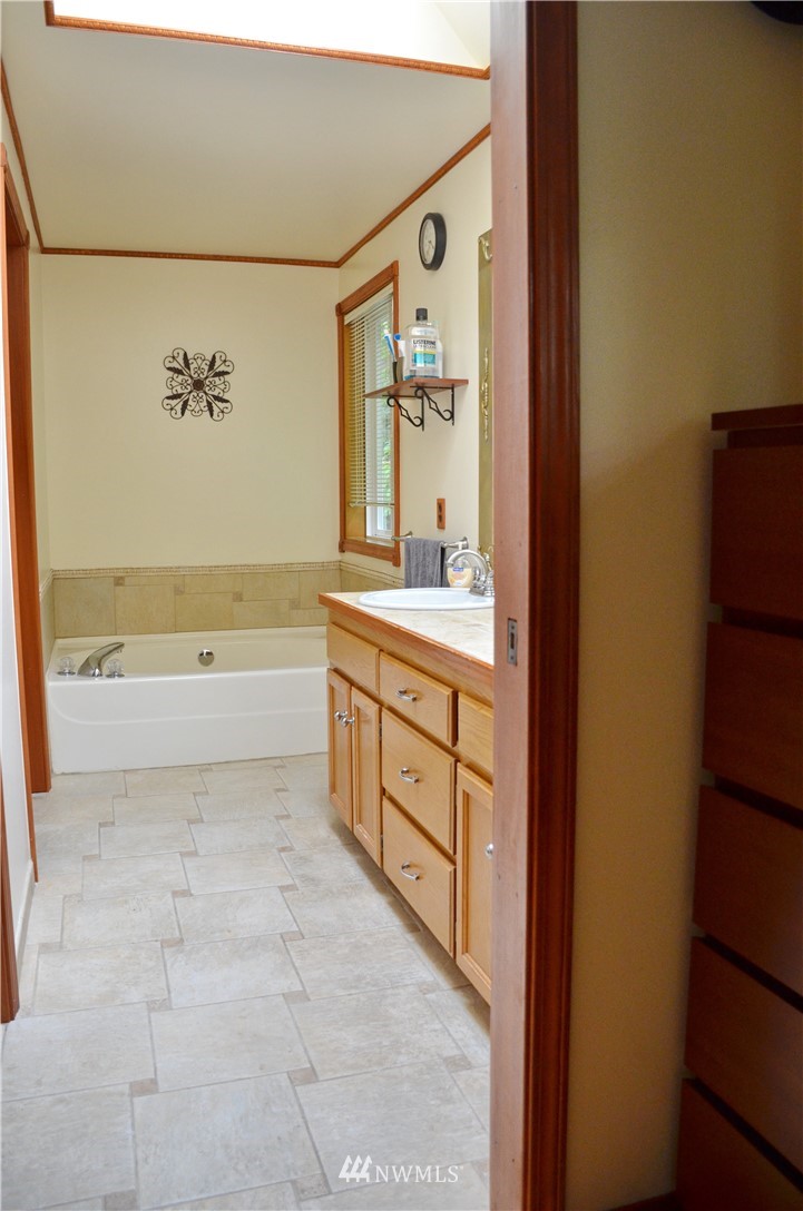 2414 208th Place Southeast Bothell, WA 98021 - Photo 14 of 25