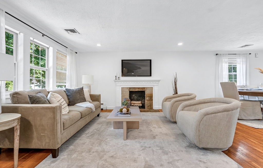 46 Windsor Road Stoneham, MA 02180 - Photo 4 of 42