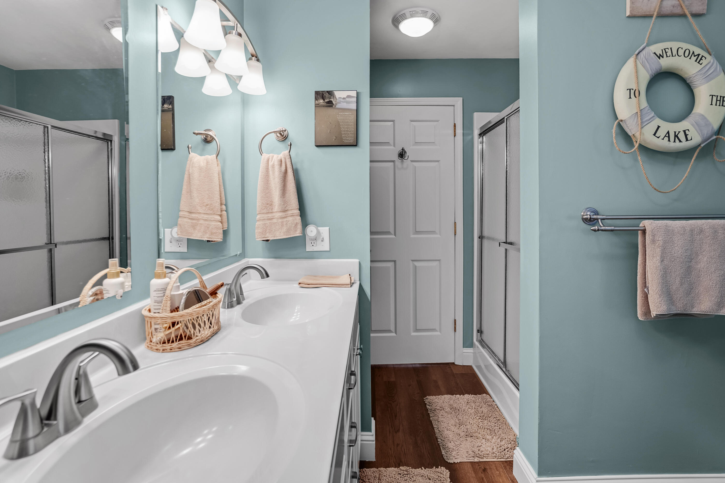 401 Whisperway Road Moneta, VA 24121 - Photo 23 of 60 Primary Bathroom