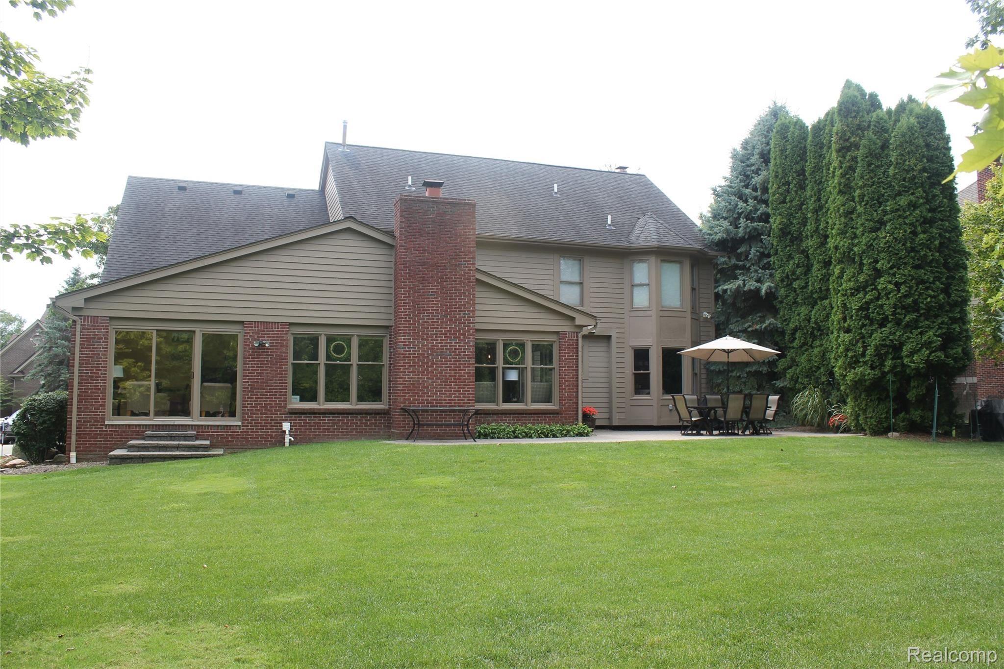 1794 Skyline Drive Rochester, MI 48306 - Photo 38 of 41 Skyline 37 - Rear Exterior.JPG