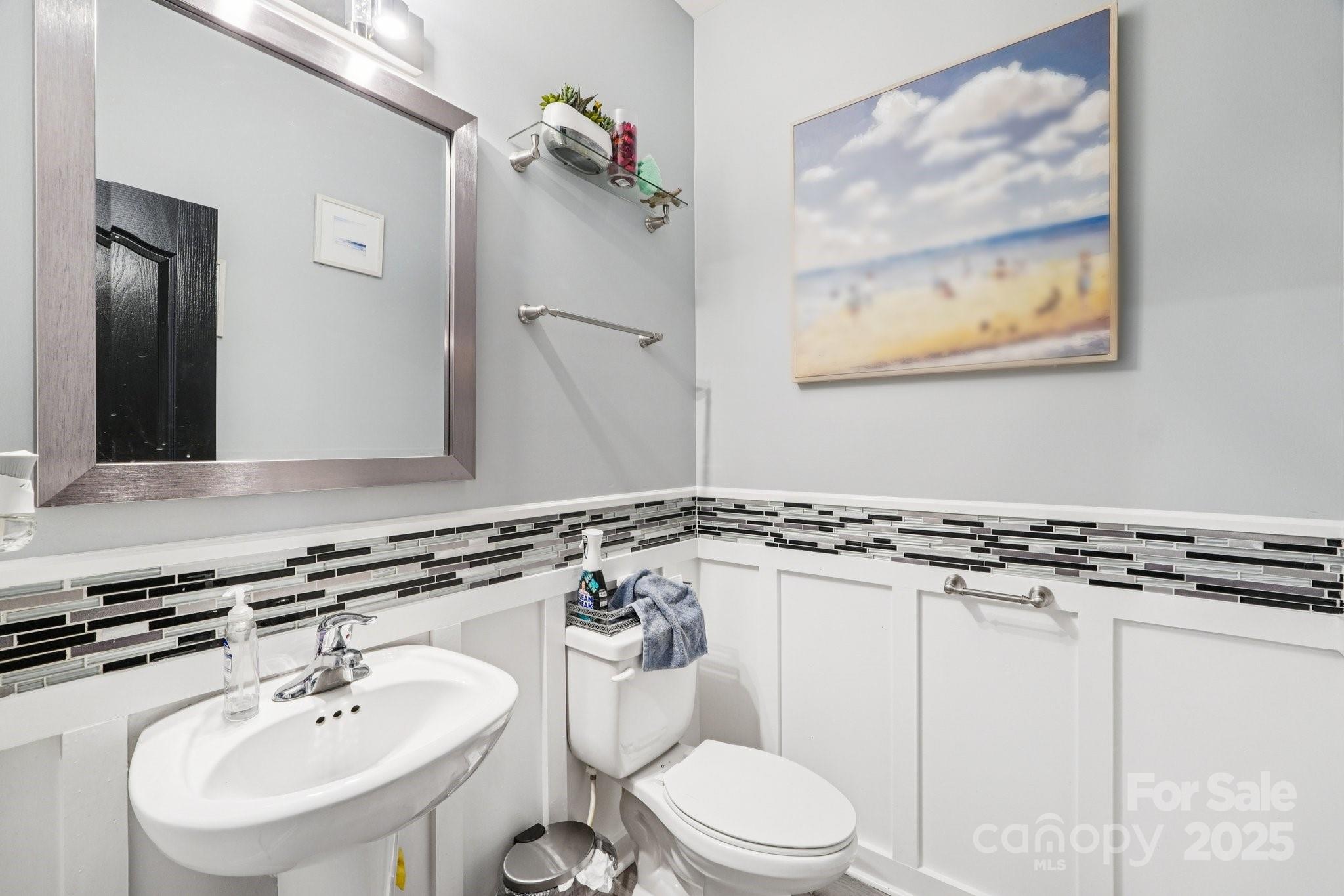 2222 Turtle Point Road Charlotte, NC 28262 - Photo 8 of 20 Gallery Image 8