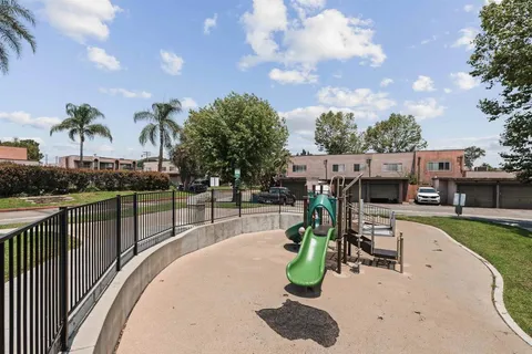 $450,000 | 1463 North Broadway, Unit A, Escondido, CA 92026