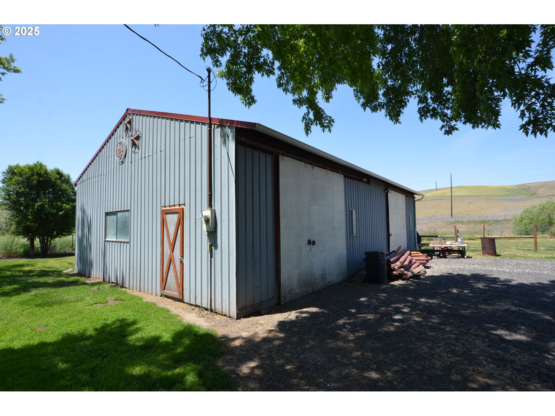 46083 Adams Road Pendleton, OR 97801 - Photo 15 of 47 a view of a backyard