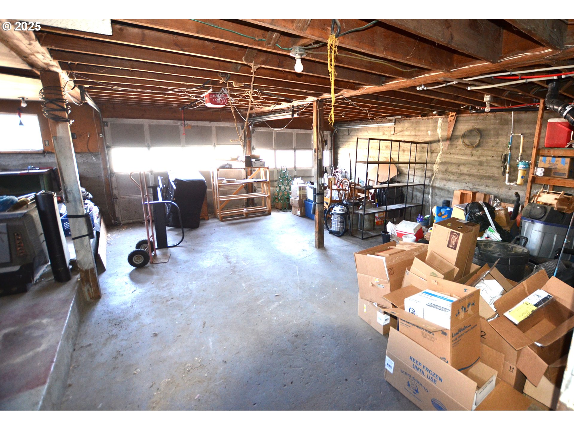 46083 Adams Road Pendleton, OR 97801 - Photo 27 of 47 a view of a room with gym equipment