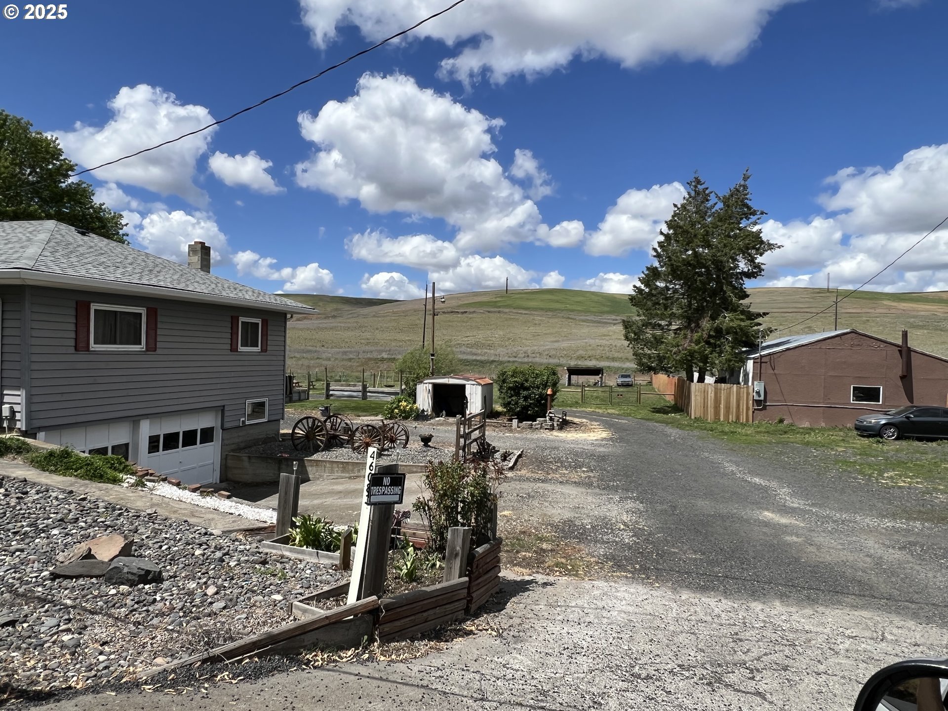 46083 Adams Road Pendleton, OR 97801 - Photo 4 of 47 a view of a patio with wooden floor