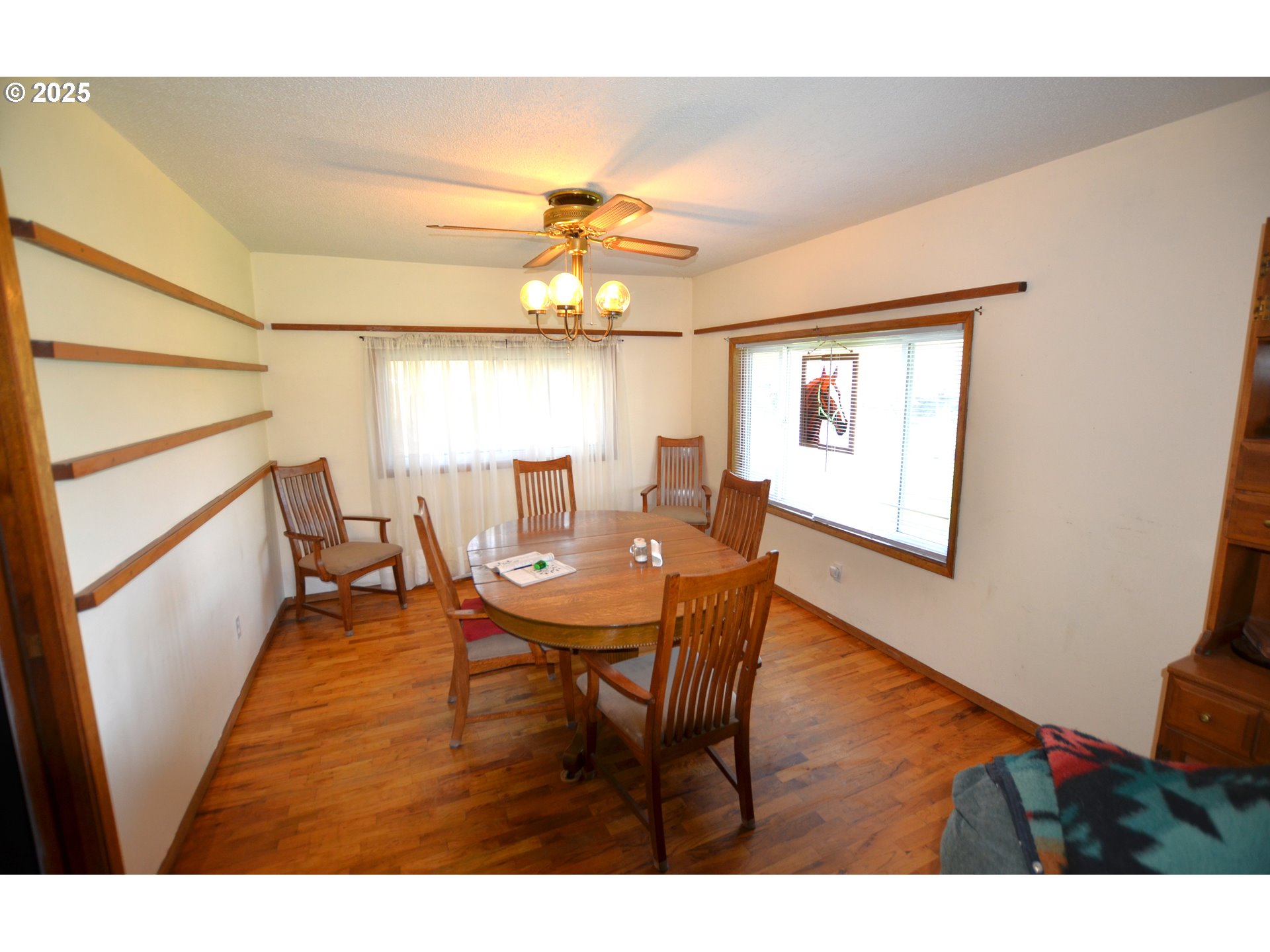 46083 Adams Road Pendleton, OR 97801 - Photo 43 of 47 a dining room with furniture and window