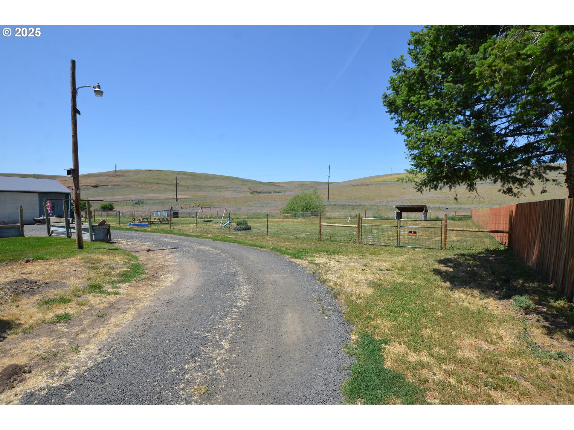 46083 Adams Road Pendleton, OR 97801 - Photo 9 of 47 a view of a outdoor space