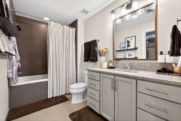 $2,350 | 1212 Laurel Street, Unit 1312, Nashville, TN 37203