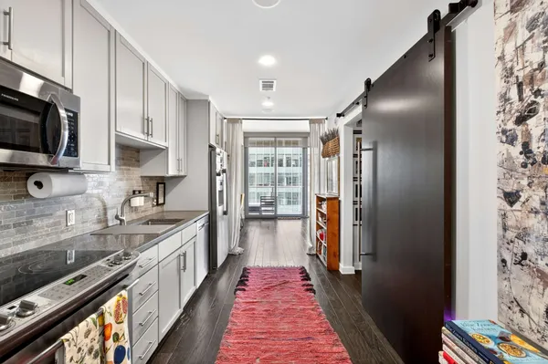 $2,350 | 1212 Laurel Street, Unit 1312, Nashville, TN 37203