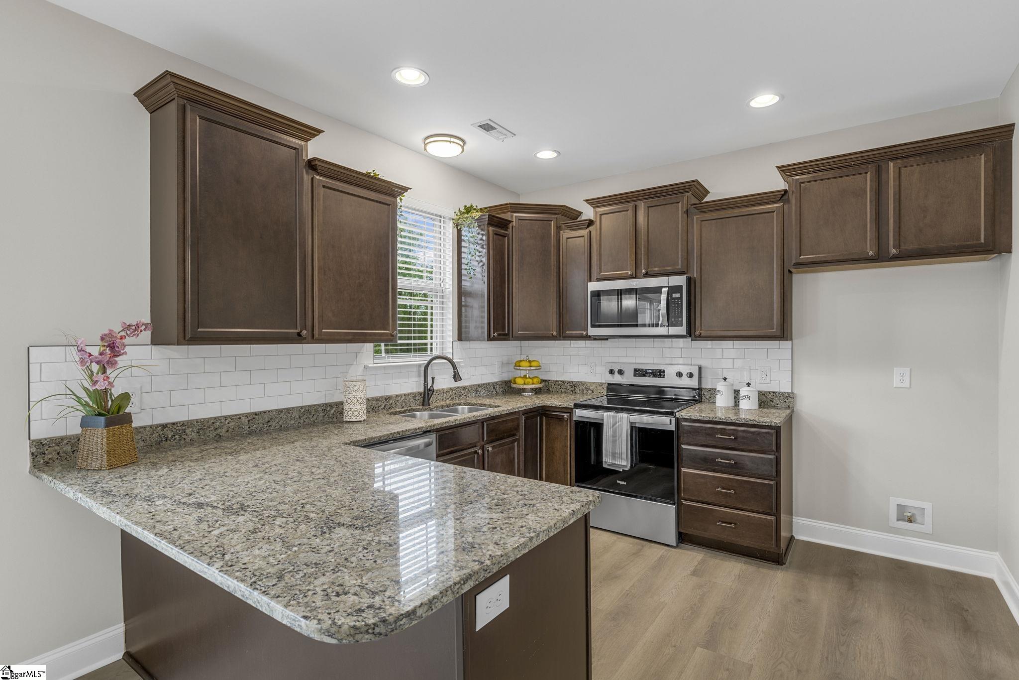 9 Amber Oaks Drive Greer, SC 29651 - Photo 8 of 40