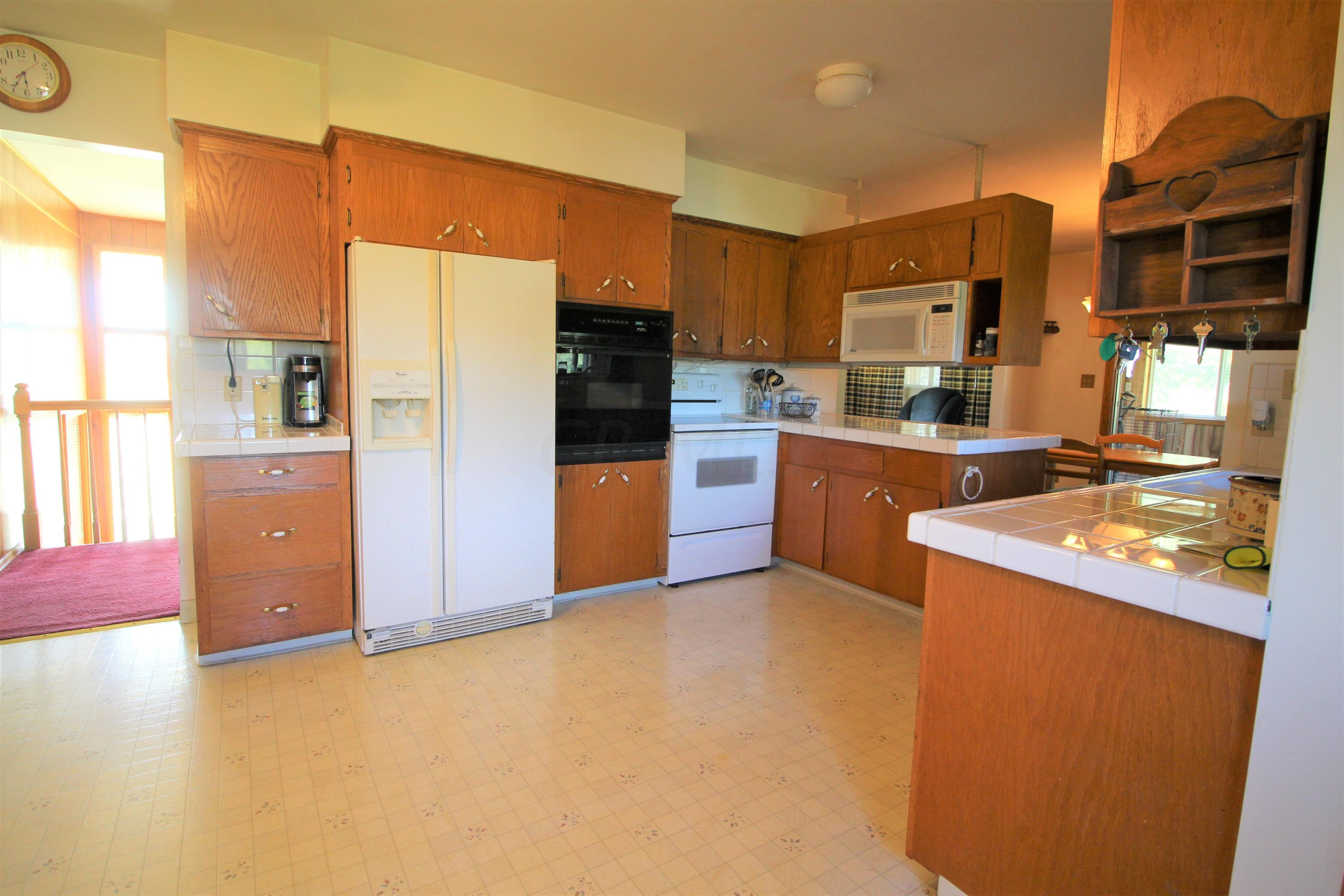 6800 Alkire Road Galloway, OH 43119 - Photo 3 of 23 Gallery Image 3