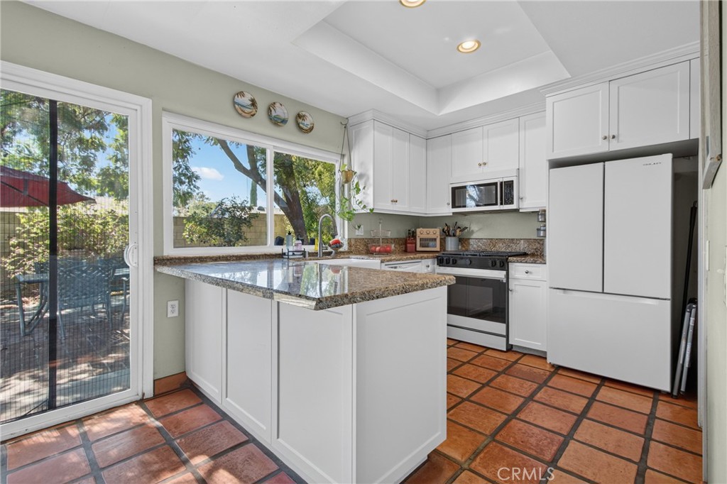3395 Santa Cruz Drive Riverside, CA 92507 - Photo 16 of 35