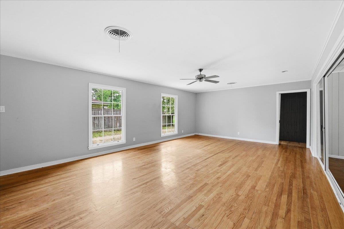 5590 Clinton Street Beaumont, TX 77706 - Photo 6 of 37