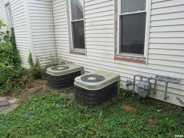 $84,900 | 406 South East Street, Jacksonville, IL 62650