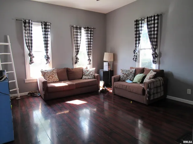 $84,900 | 406 South East Street, Jacksonville, IL 62650