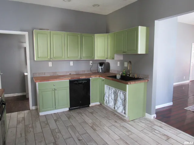 $84,900 | 406 South East Street, Jacksonville, IL 62650