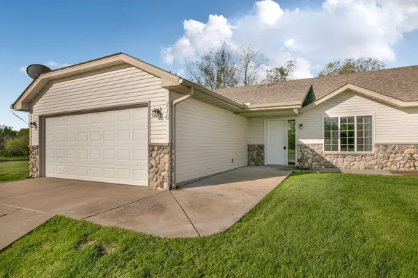 $189,000 | 216 Appaloosa Court, Braham, MN 55006