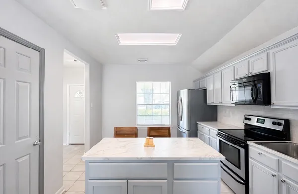 $309,000 | 418 Sun River Lane, Dickinson, TX 77539