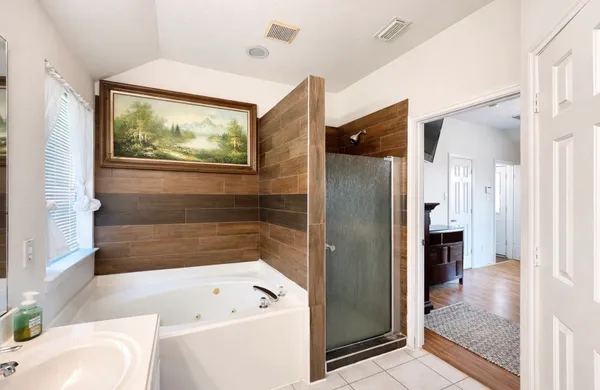 $309,000 | 418 Sun River Lane, Dickinson, TX 77539