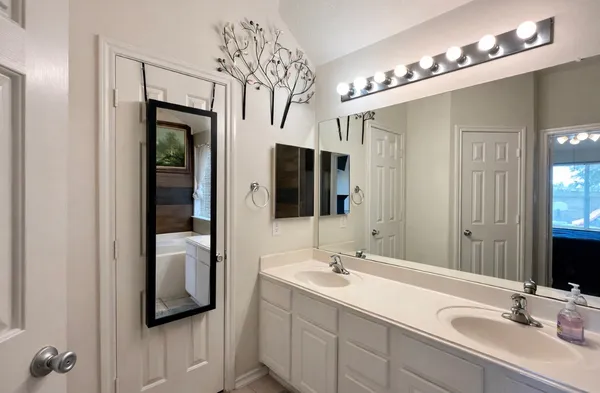 $309,000 | 418 Sun River Lane, Dickinson, TX 77539