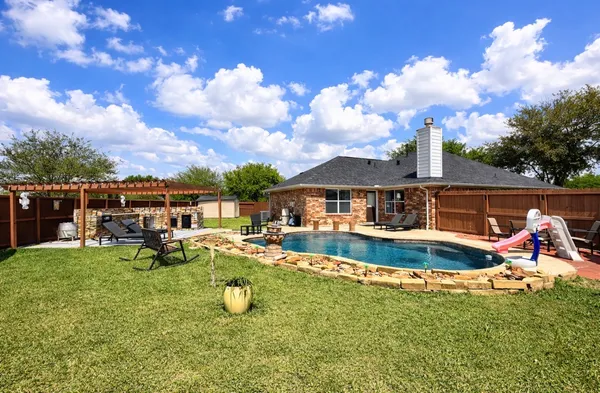$309,000 | 418 Sun River Lane, Dickinson, TX 77539