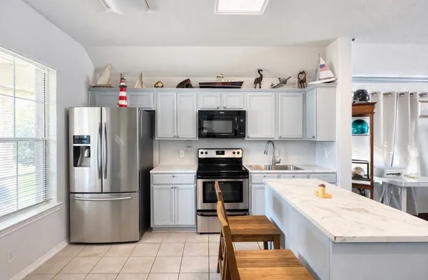 $309,000 | 418 Sun River Lane, Dickinson, TX 77539