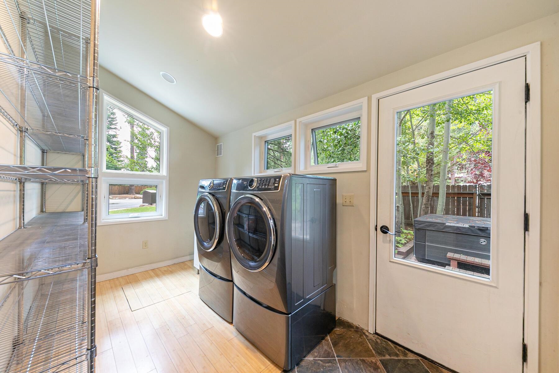 10462 Red Fir Road Truckee, CA 96161 - Photo 19 of 28 Gallery Image 19