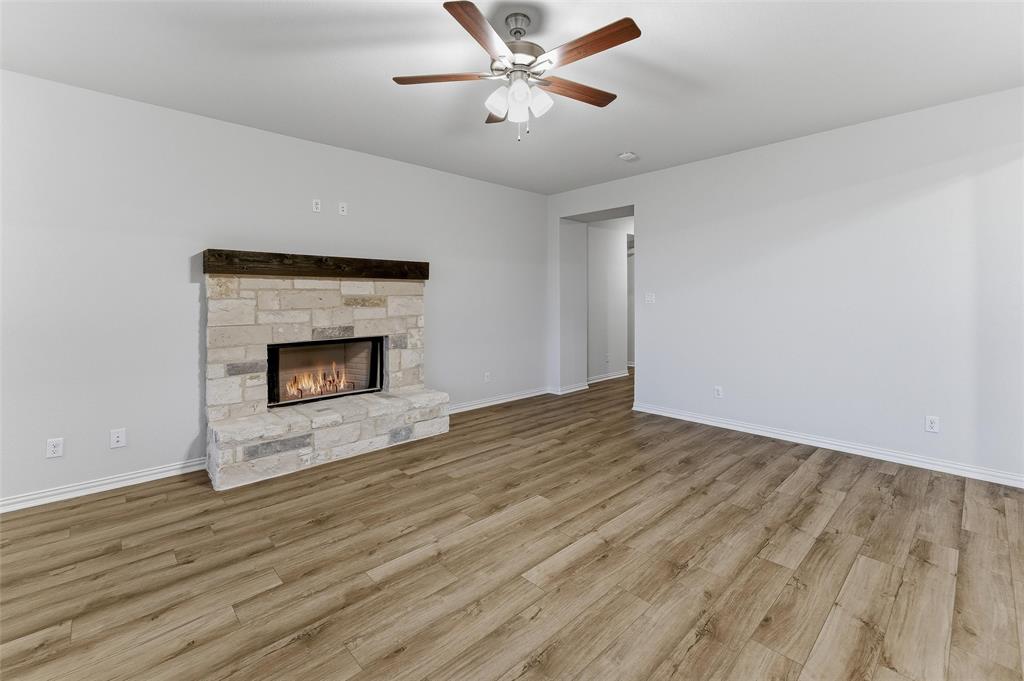 1333 Frio Drive Springtown, TX 76082 - Photo 12 of 25