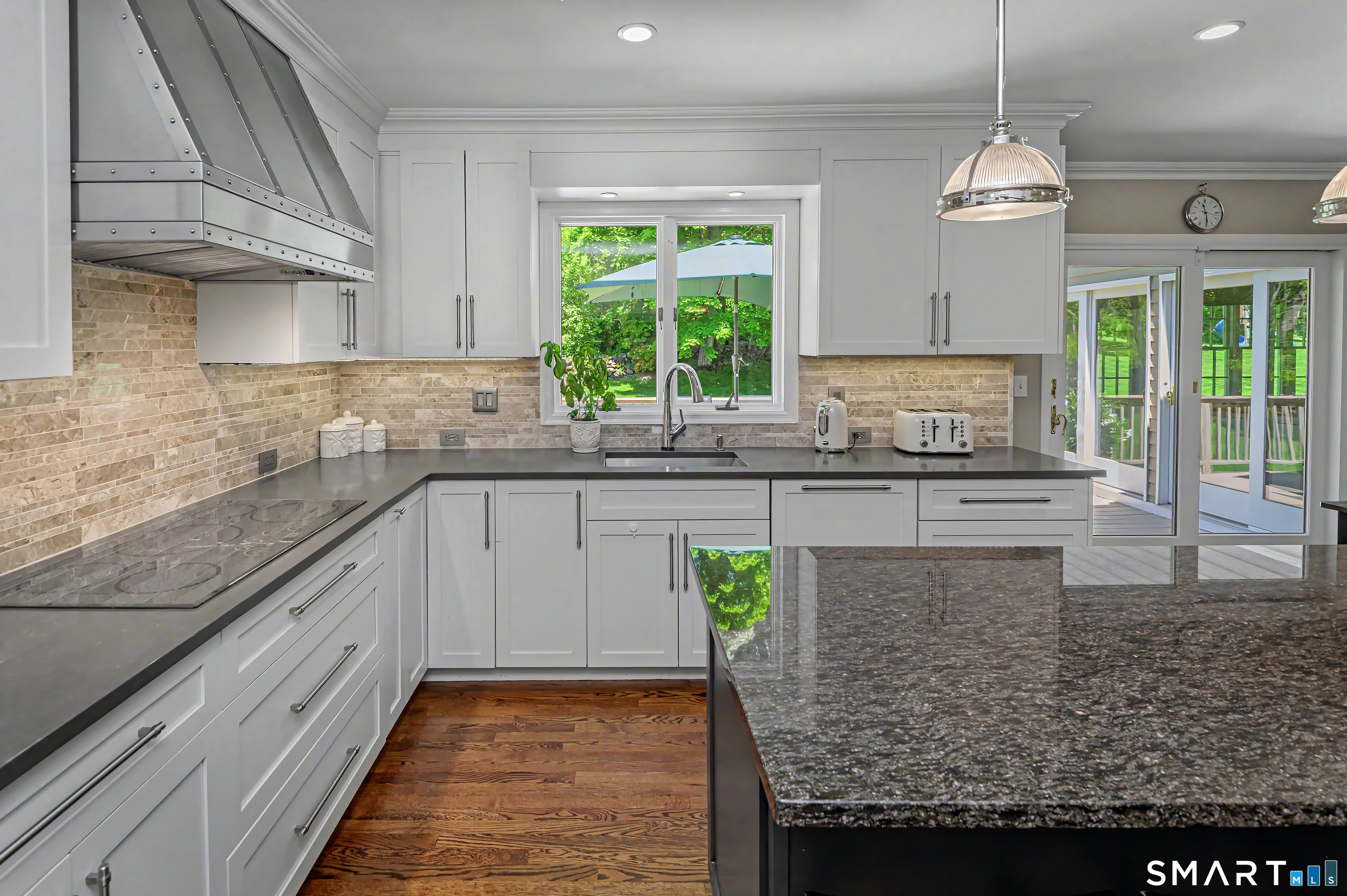 26 Lynn Place Ridgefield, CT 06877 - Photo 4 of 40