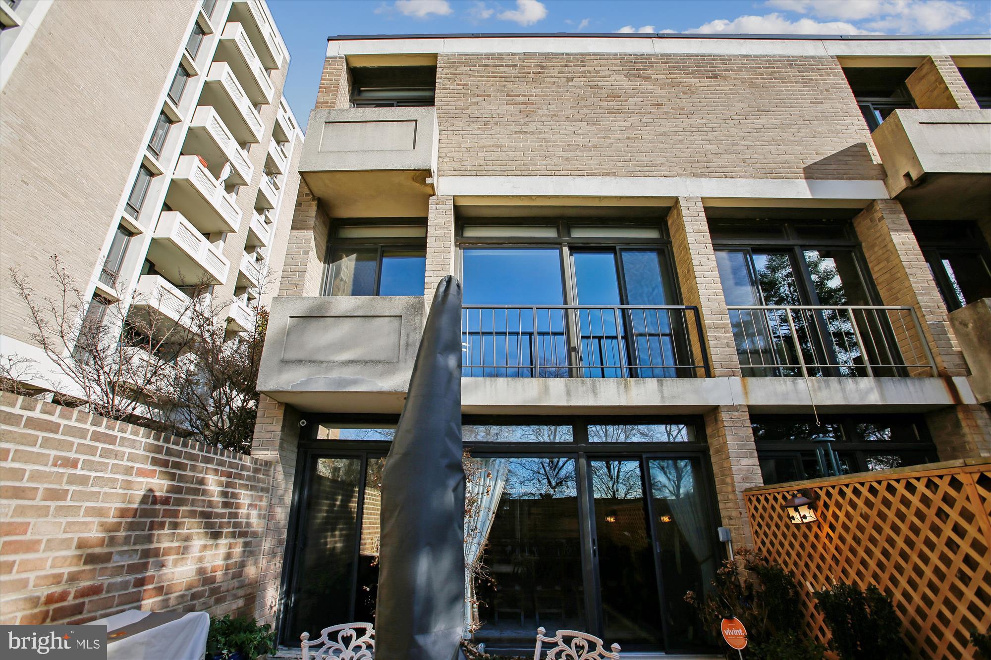 431 N Street Southwest Washington, DC 20024 - Photo 53 of 101 Modern urban residence with sleek design.