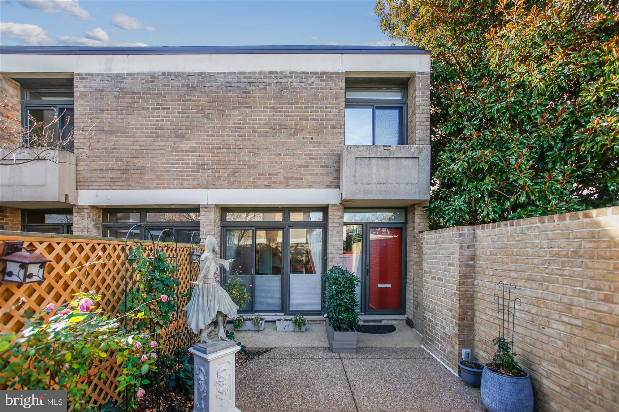 431 N Street Southwest Washington, DC 20024 - Photo 7 of 101 Charming urban retreat with lush greenery.