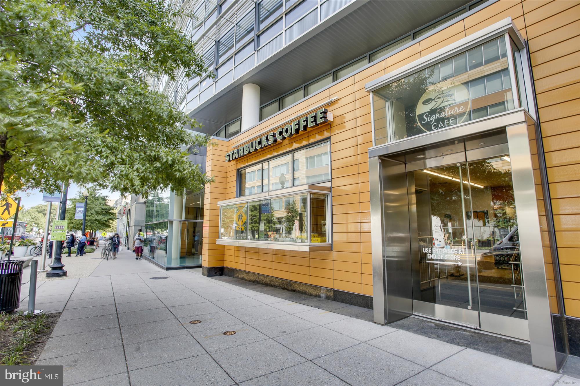 431 N Street Southwest Washington, DC 20024 - Photo 75 of 101 Charming cafe on a bustling city street.