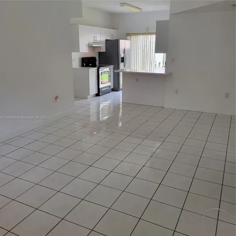 $2,400 | 8019 Lake Drive, Unit 102, Doral, FL 33166