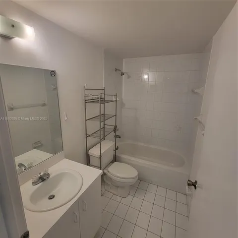 $2,400 | 8019 Lake Drive, Unit 102, Doral, FL 33166