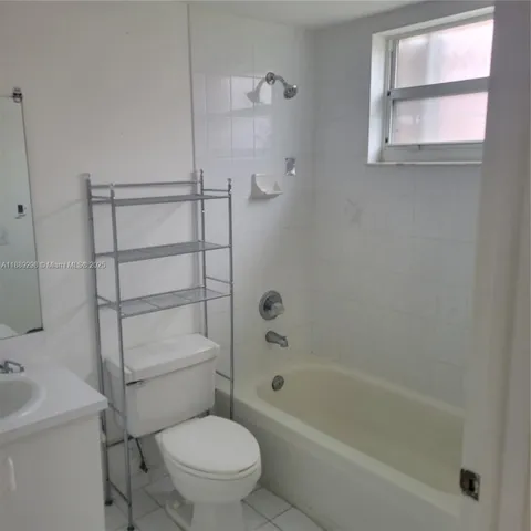$2,400 | 8019 Lake Drive, Unit 102, Doral, FL 33166