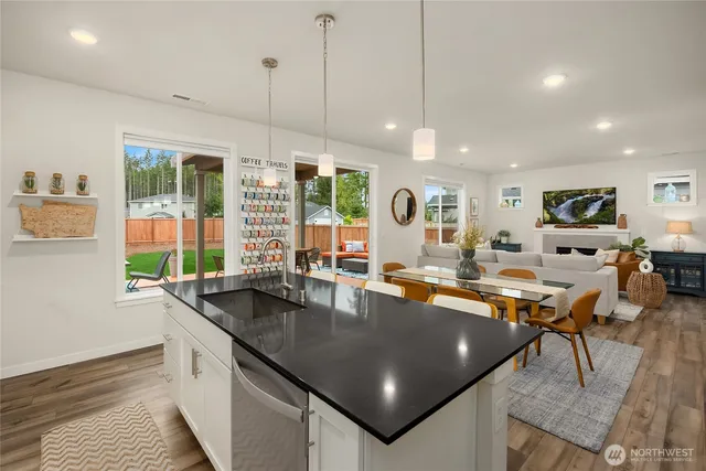 $724,900 | 22121 Jameson Avenue Northwest, Poulsbo, WA 98370