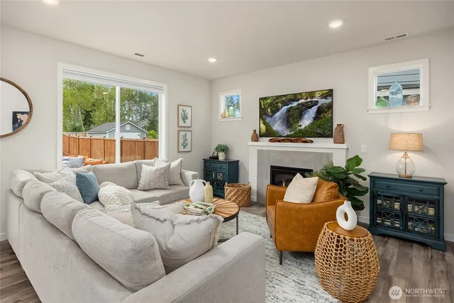 $724,900 | 22121 Jameson Avenue Northwest, Poulsbo, WA 98370