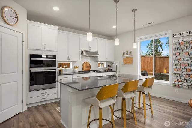 $724,900 | 22121 Jameson Avenue Northwest, Poulsbo, WA 98370