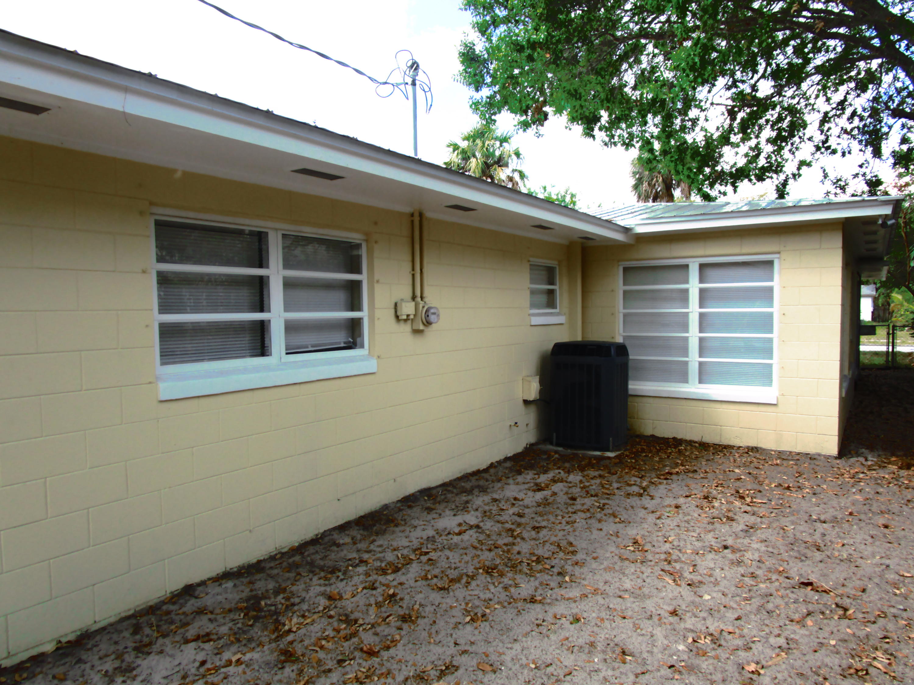 580 Wendell Road Fort Pierce, FL 34950 - Photo 33 of 34 580 Wendell Rd 032