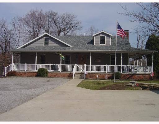 153 Little Beaver Road Enon Valley, PA 16120 - Photo 1 of 17 Exterior Front.
