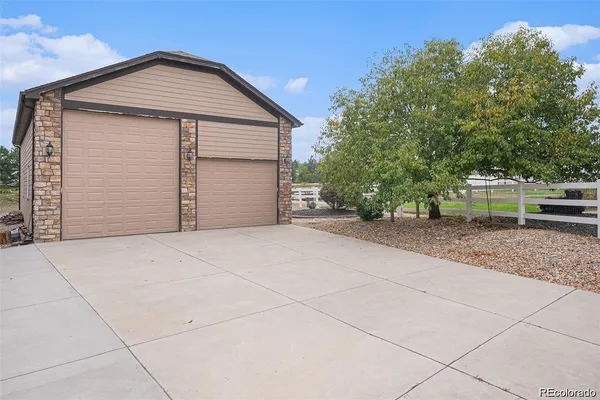 a front view of house with yard