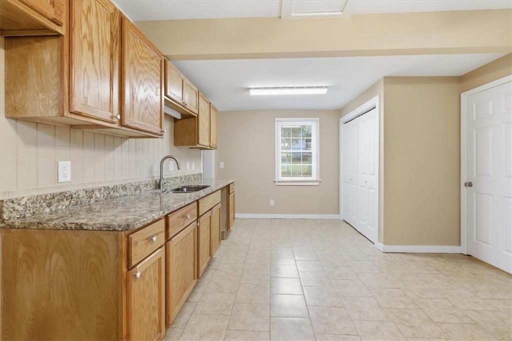305 Grove Avenue Southeast Lindale, GA 30147 - Photo 10 of 36