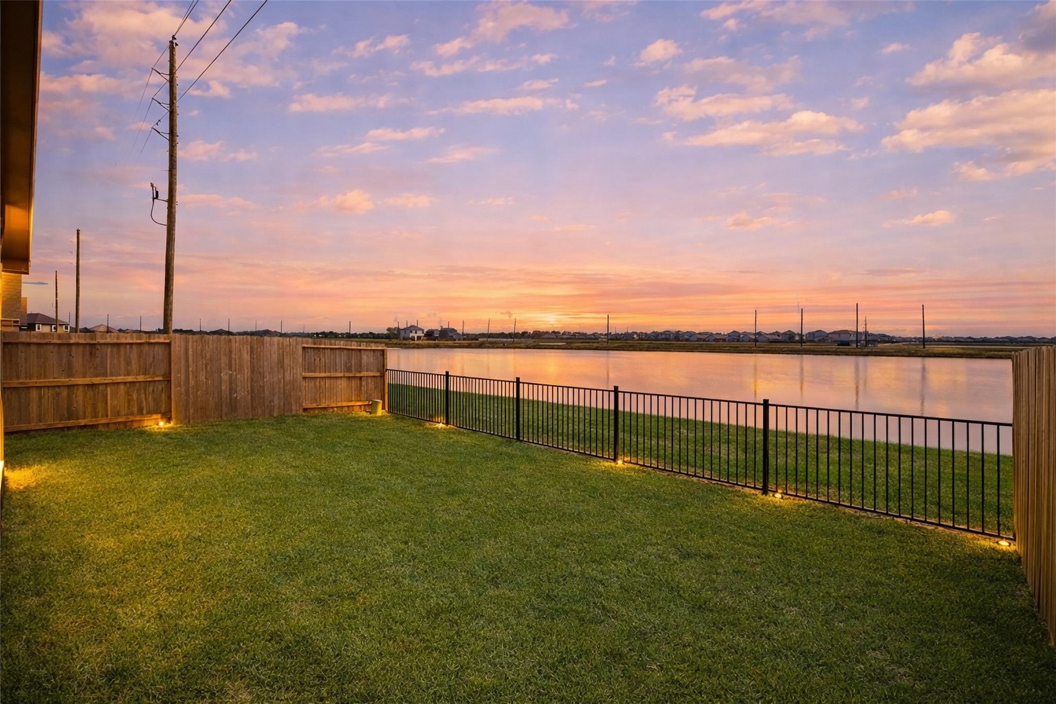 1122 Elsinore Drive Rosharon, TX 77583 - Photo 2 of 32