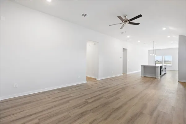 $2,395 | 1122 Elsinore Drive, Rosharon, TX 77583