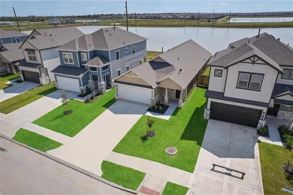 $2,395 | 1122 Elsinore Drive, Rosharon, TX 77583