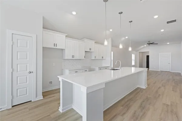 $2,395 | 1122 Elsinore Drive, Rosharon, TX 77583