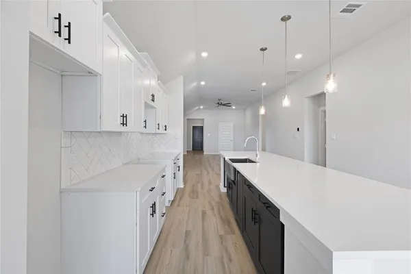 $2,395 | 1122 Elsinore Drive, Rosharon, TX 77583