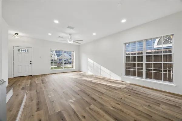 $355,000 | 2001 Tipperary Drive, Deer Park, TX 77536