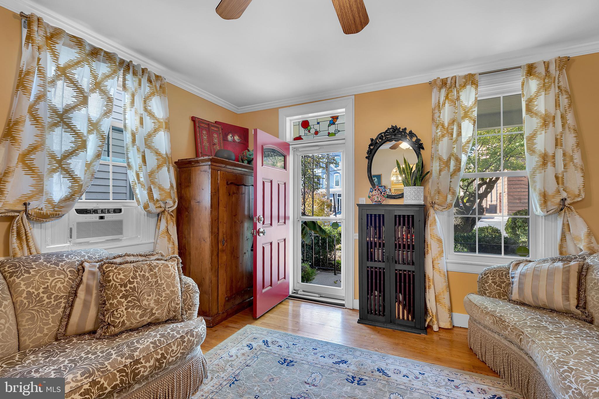 3723 Roland Avenue Baltimore, MD 21211 - Photo 3 of 30 Gallery Image 3
