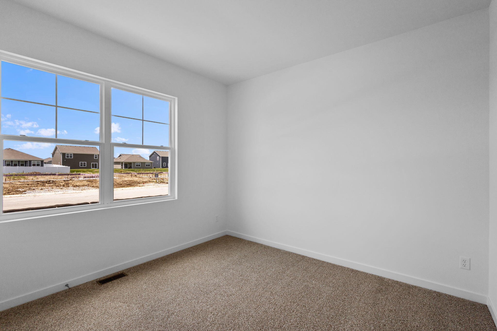 10568 Morse Place Crown Point, IN 46307 - Photo 10 of 16 an empty room with a window